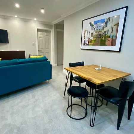 Stylish Two Bedroom Apartment Near Victoria Park Кардіфф Екстер'єр фото