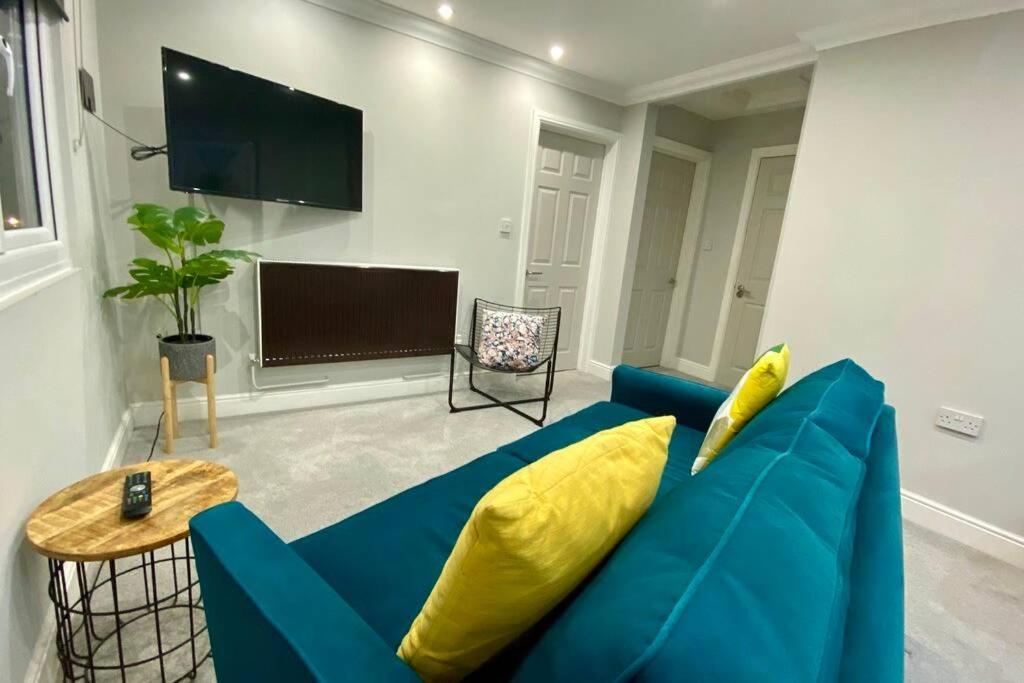 Stylish Two Bedroom Apartment Near Victoria Park Кардіфф Екстер'єр фото