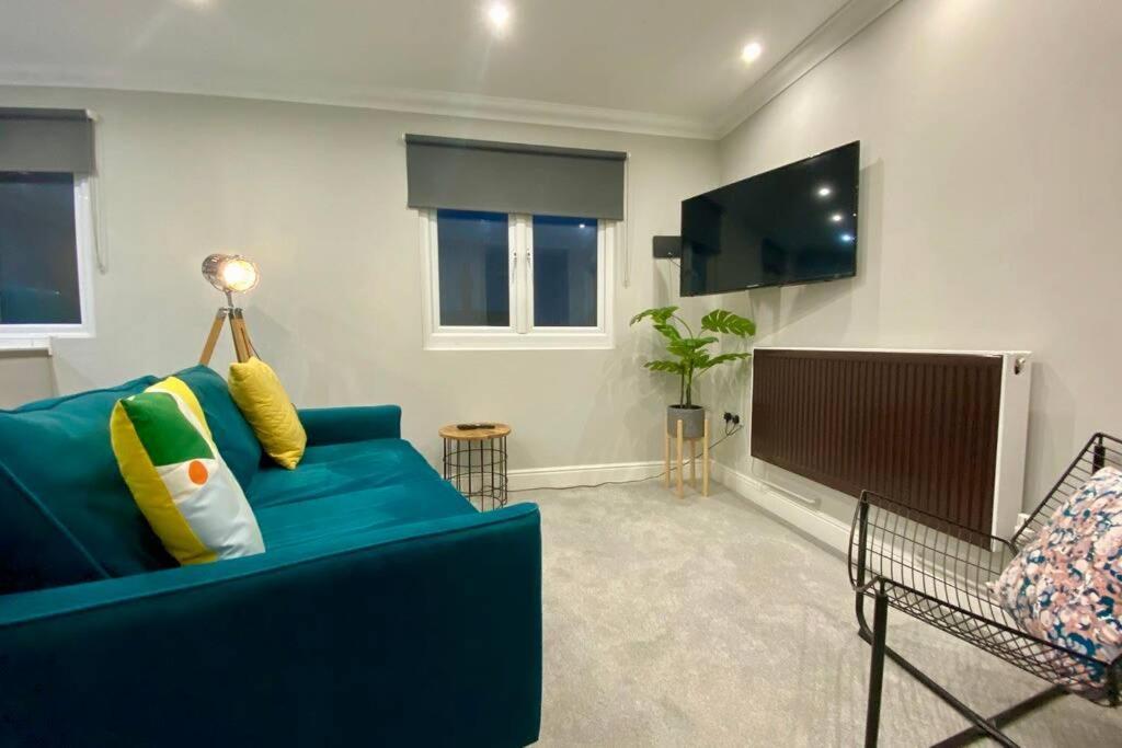 Stylish Two Bedroom Apartment Near Victoria Park Кардіфф Екстер'єр фото