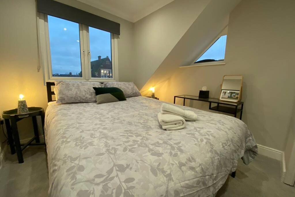 Stylish Two Bedroom Apartment Near Victoria Park Кардіфф Екстер'єр фото